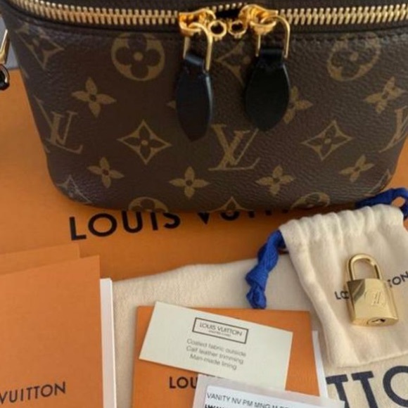 Vanity PM in Reverse Monogram - Picture 2 of 9